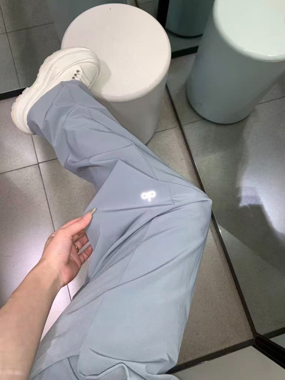 Brand new Steel Grey🎉ALO Yoga Suit Up Pants NWT💙 Everyday Chic Trousers - Picture 8 of 8